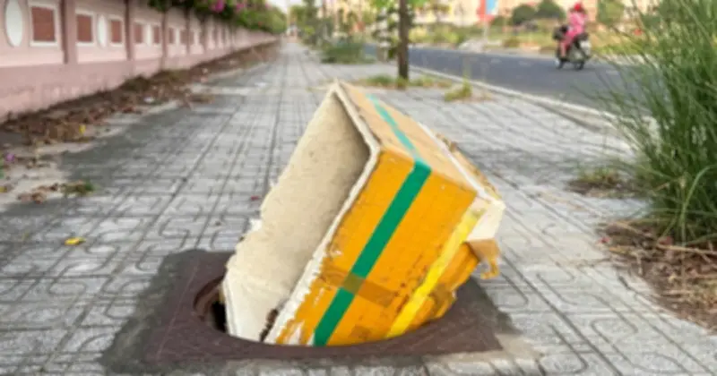 Hàng loạt nắp cống bị trộm ở phường Bình Kiến, Đắk Lắk gây mất an toàn