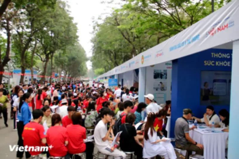 Hàng nghìn người dân Thủ đô tham gia khám sức khỏe miễn phí tại Hà Nội