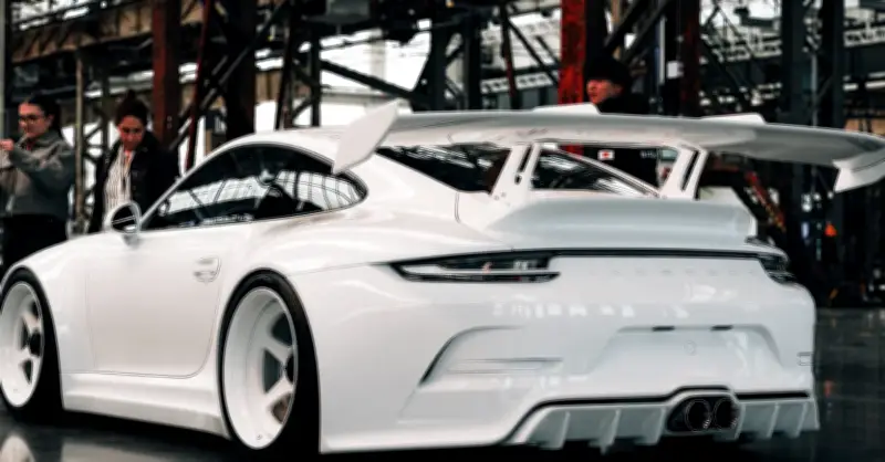 Hàng độ vô danh vượt mặt Porsche với bản hồi sinh 911 tạo bão