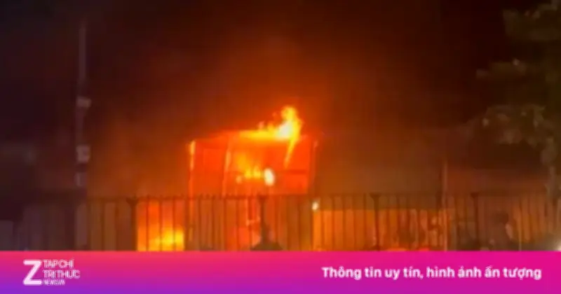 Hàng Xóm Đập Cửa Giải Cứu 3 Người Trong Vụ Cháy Nhà Ở TP.HCM