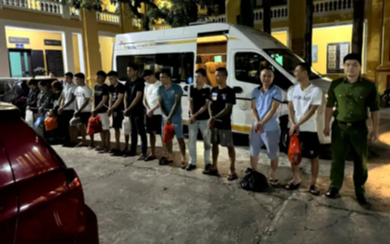 Hưng Yên cảnh báo tội phạm mua bán người núp bóng tuyển dụng karaoke