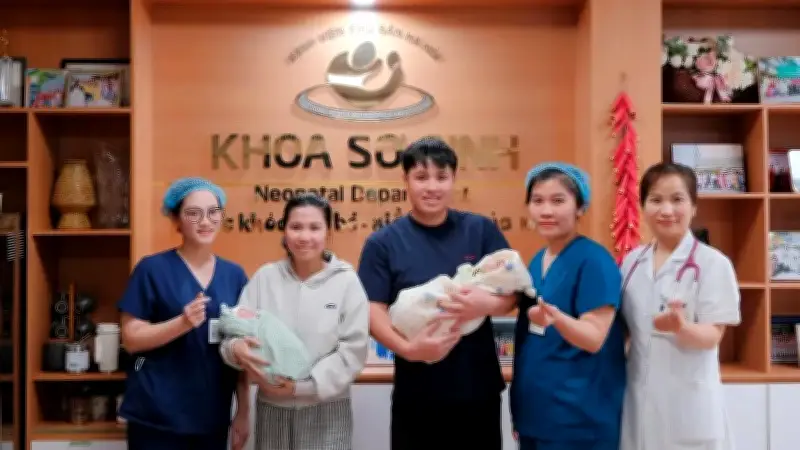 Hành trình kỳ diệu của cặp song sinh non 25 tuần, mỗi bé chỉ nặng chưa đầy 1kg