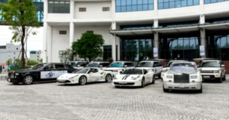 Hành Trình Từ Trái Tim: Bộ Ba Siêu Xe Nhường Chỗ Cho Range Rover Chinh Phục Vùng Cao