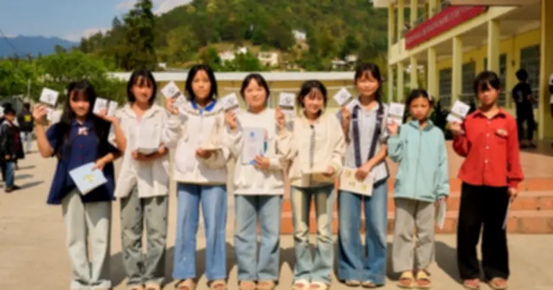 Hành trình Từ Trái Tim trao sách, tiếp lửa cho bộ đội và học sinh vùng biên Lai Châu