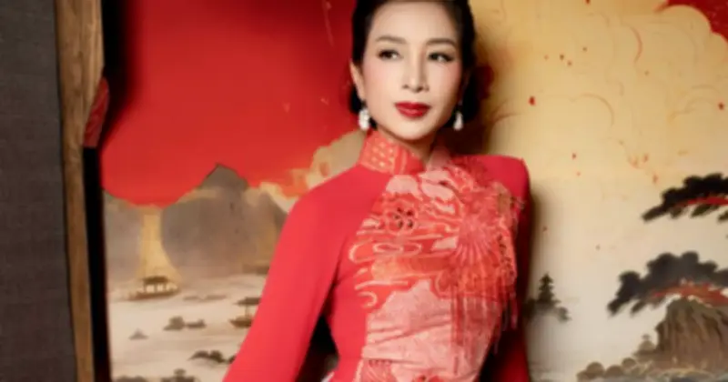 Hoa khôi Thu Hương U.50 tỏa sáng trong áo dài lụa Chirimen giao thoa văn hóa Việt - Nhật