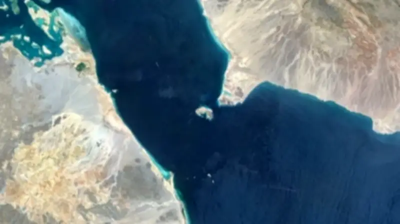 Houthi cảnh báo phong tỏa eo biển Bab al-Mandab, Iran tố cáo Mỹ tấn công