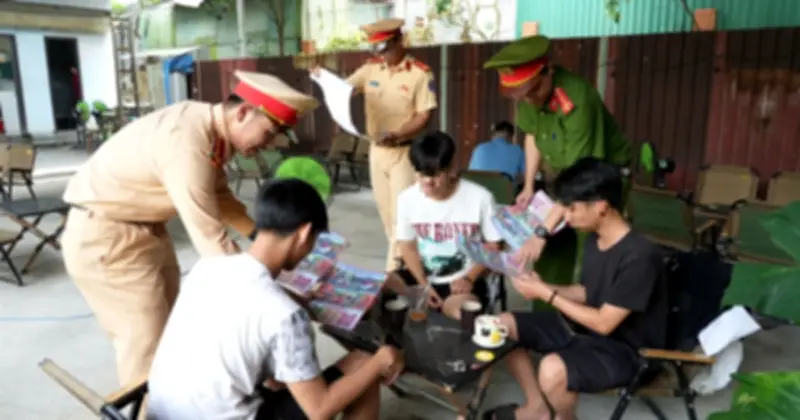 Huế tăng cường kiểm soát giao thông, tập trung giáo dục thanh thiếu niên vi phạm