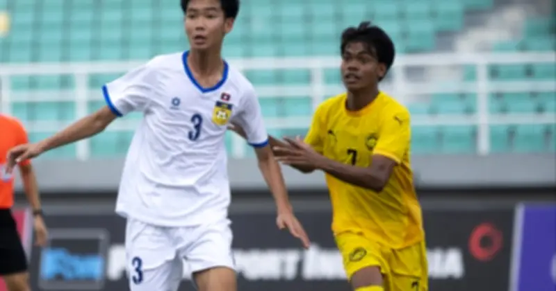 Hậu vệ Lào nhận thẻ đỏ vì đánh nguội, U.17 Malaysia thắng đậm