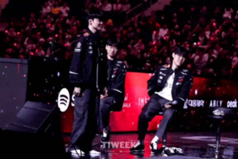 Huyền thoại Faker tái hiện màn 'lộn mèo' huyền thoại tại T1 Homeground 2026