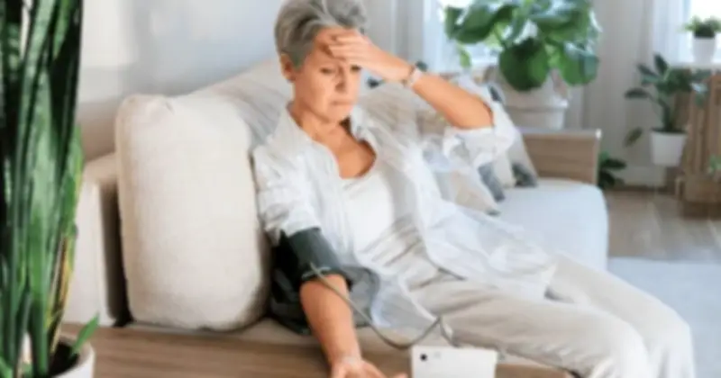 Huyết áp cao: Những dấu hiệu cảnh báo ít người biết để phòng tránh biến chứng nguy hiểm