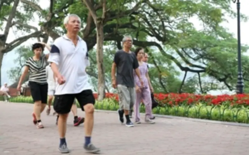 Đi Bộ Mỗi Ngày: Giải Pháp Đơn Giản Để Kiểm Soát Huyết Áp Và Tăng Cường Sức Khỏe