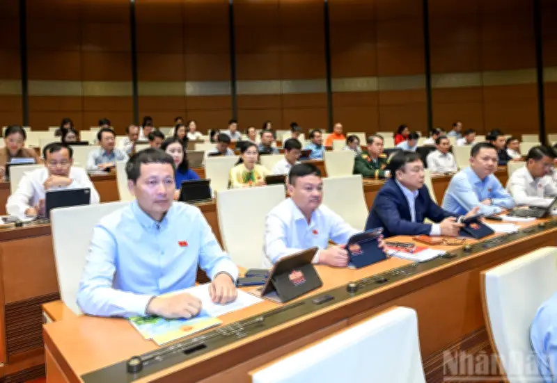 Đại biểu Quốc hội chỉ ra điểm nghẽn, đề xuất giải pháp đột phá cho bình đẳng giới