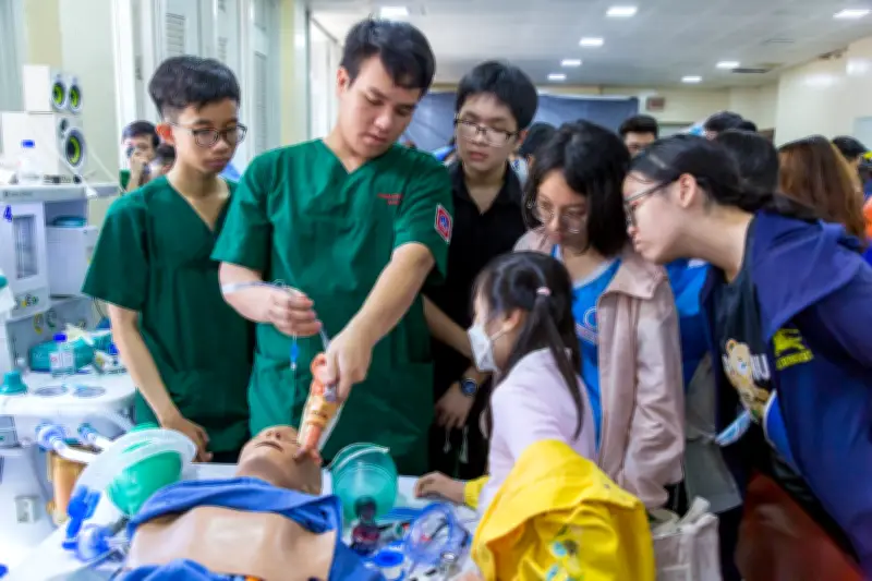 Đại học top đầu bổ sung IELTS, học phí tăng lên 90 triệu đồng