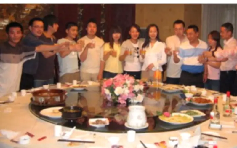 Đi Họp Lớp Với Áo Cũ, Tôi Nhận Lời Mỉa Mai Và Bài Học Đắt Giá Về Giá Trị Con Người