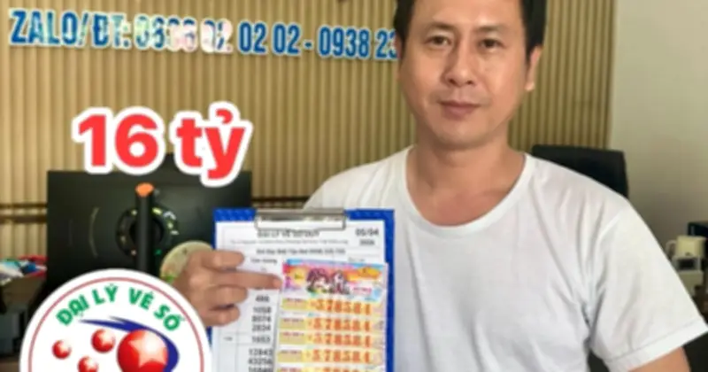Đại lý Vĩnh Long đổi 8 tờ vé số trúng độc đắc 16 tỷ đồng cho khách hàng