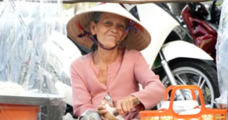 Đôi quang gánh bánh quê hơn 40 năm và câu chuyện giữ hương vị tuổi thơ ở Cần Thơ