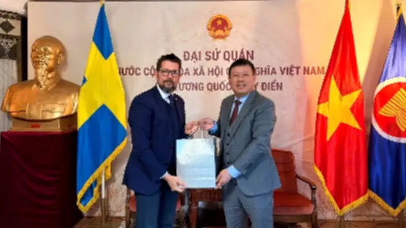 Đại sứ Việt Nam tại Thụy Điển tiếp Đại sứ Cuba, củng cố quan hệ hữu nghị đặc biệt