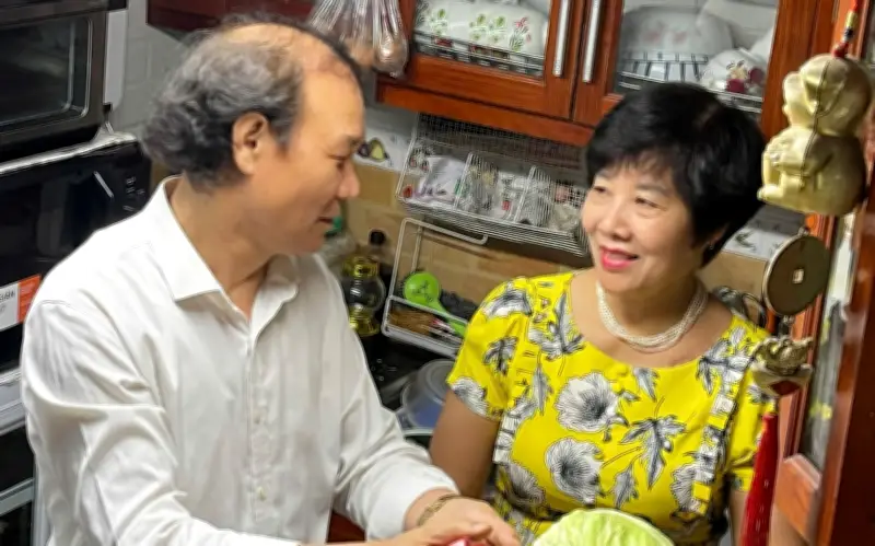 Đại tá NSND Nguyễn Hải tiết lộ mối tình từng bị ngăn cấm với bà xã là bạn đồng môn