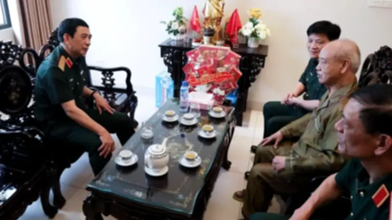 Đại tướng Phan Văn Giang thăm, tri ân các nguyên lãnh đạo Quân đội nhân ngày 30/4