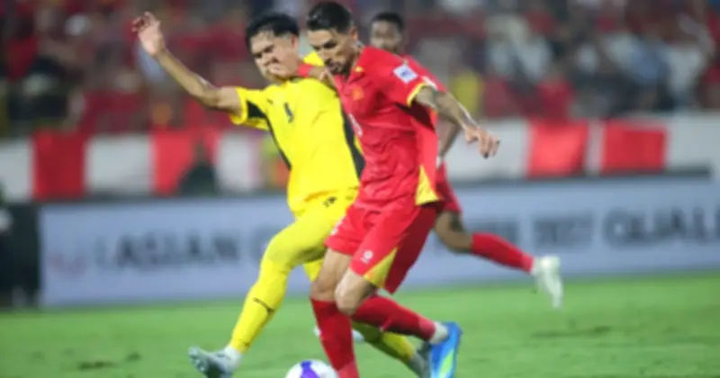 Đội tuyển Việt Nam lọt top 100 FIFA, rút ngắn khoảng cách với Thái Lan