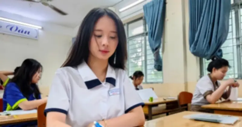 Điểm Ngữ Văn THPT 2021-2025: Hải Phòng, Hà Nội Dẫn Đầu, Đà Nẵng Đội Sổ