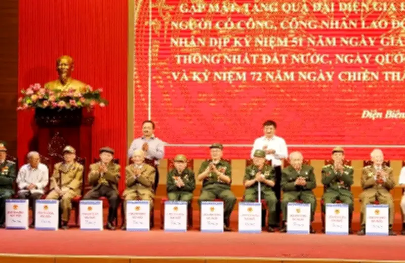 Điện Biên tri ân các gia đình chính sách, người có công nhân dịp 30/4