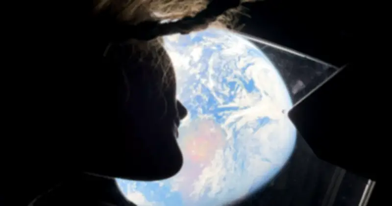 iPhone 17 Pro Max Lập Kỷ Lục: Thiết Bị Di Đầu Tiên Chụp Ảnh Trái Đất Từ Không Gian Sâu