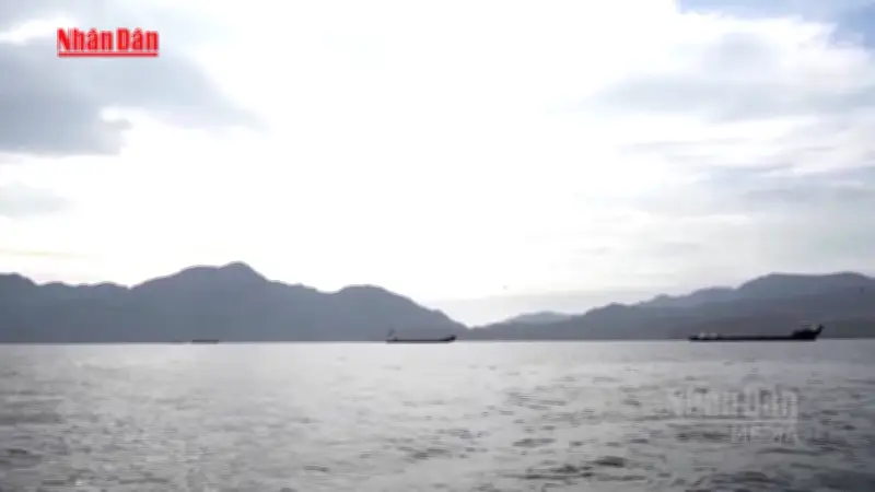 Iran Bắt Giữ Hai Tàu Chở Dầu Tại Eo Biển Hormuz, Giá Dầu Vượt 100 USD/Thùng