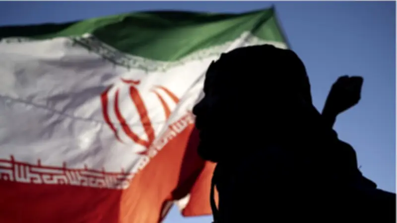 Iran Cảnh Báo Phong Tỏa Vịnh, Tăng Cường Quân Sự Giữa Căng Thẳng Trung Đông