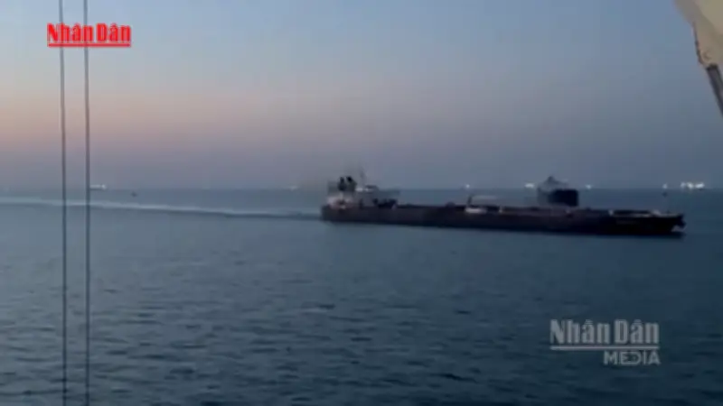 Iran Cảnh Báo Tàu Dầu, Áp Đặt Hạn Chế Mới Tại Eo Biển Hormuz