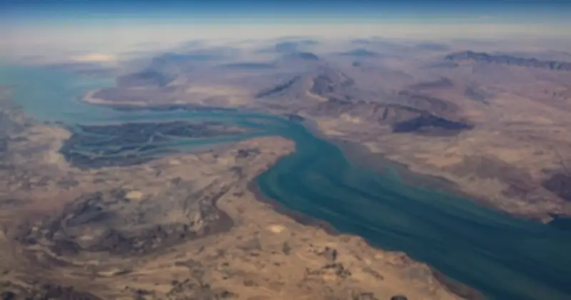 Iran phong tỏa eo biển Hormuz, căng thẳng leo thang sau cuộc tấn công của Mỹ - Israel