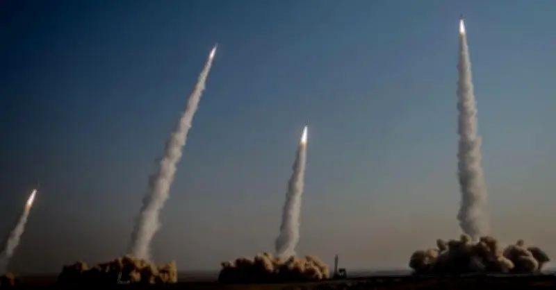 Iran ra mắt tên lửa Qassem Basir: Bước đột phá hay còn nghi vấn?