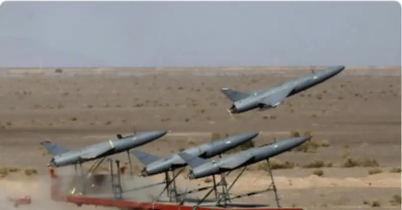 Iran thể hiện sức mạnh UAV và tên lửa sau hơn một tháng xung đột