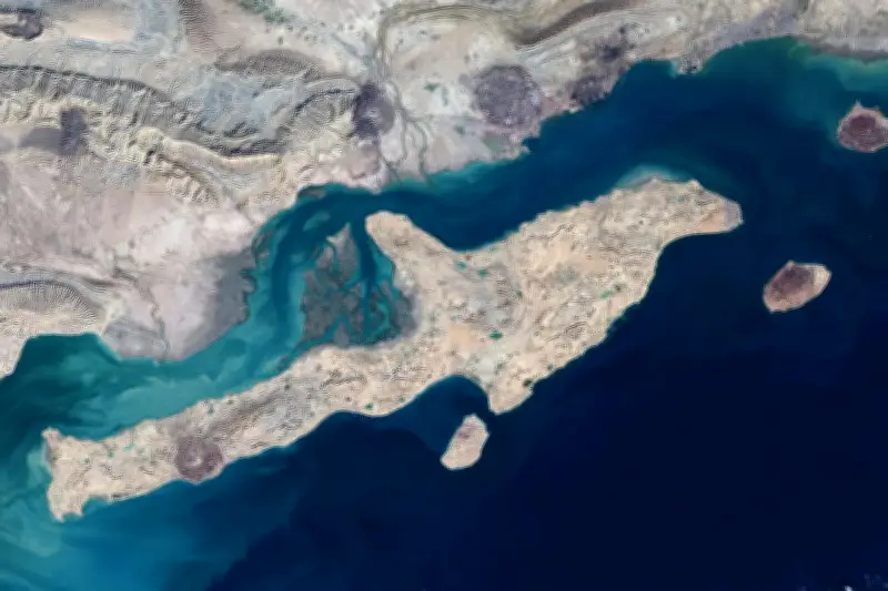 Iran tăng cường phòng thủ tại eo biển Hormuz với hệ thống pháo đài Mũi Tên