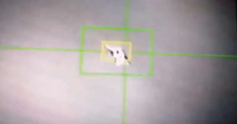 Iran tuyên bố bắn hạ máy bay không người lái ở Hormuz, ông Trump nói Israel tuân theo chỉ đạo