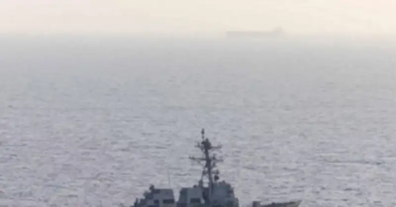 Iran Xác Nhận Mở Hoàn Toàn Eo Biển Hormuz, Thế Giới Theo Dõi Sát