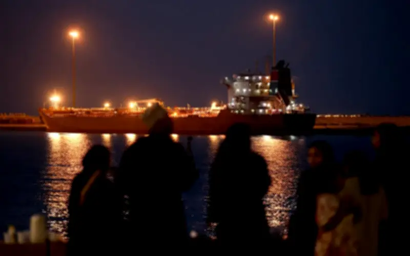 Iran đề xuất giám sát eo biển Hormuz, thị trường Mỹ phản ứng tích cực