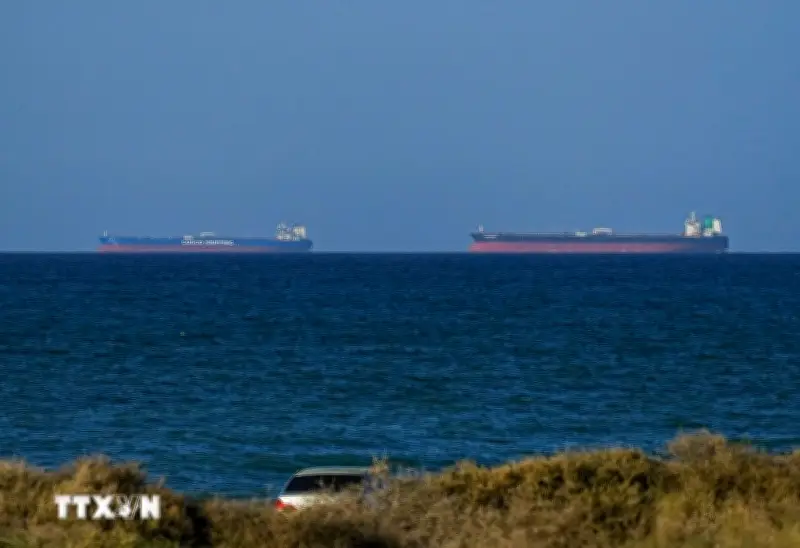 Iran Yêu Cầu Tàu Dầu Trả Phí Qua Eo Biển Hormuz Bằng Tiền Điện Tử