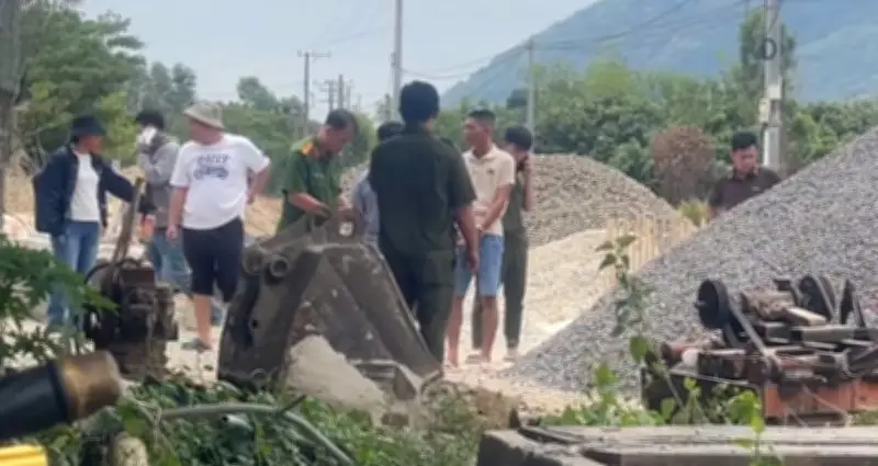 Điều Tra Vụ Án Mạng Trong Đêm Khiến Cha Tử Vong, Con Trai Nguy Kịch