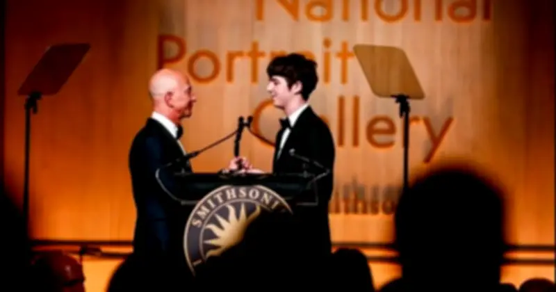 Jeff Bezos tiếp tục top 3 tỷ phú thế giới, con trai cả Preston sống kín đáo