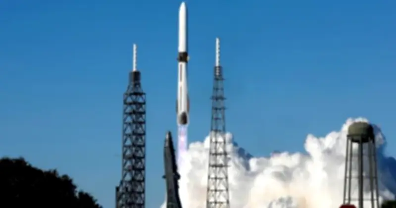 Jeff Bezos và Elon Musk: Cuộc đua không gian giữa 'Rùa' và 'Thỏ'