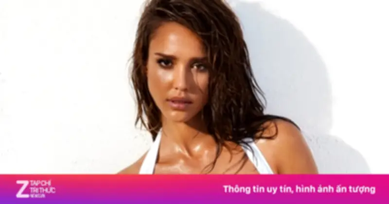 Jessica Alba và bạn trai Danny Ramirez hẹn hò lãng mạn cùng con trai út tại Los Angeles