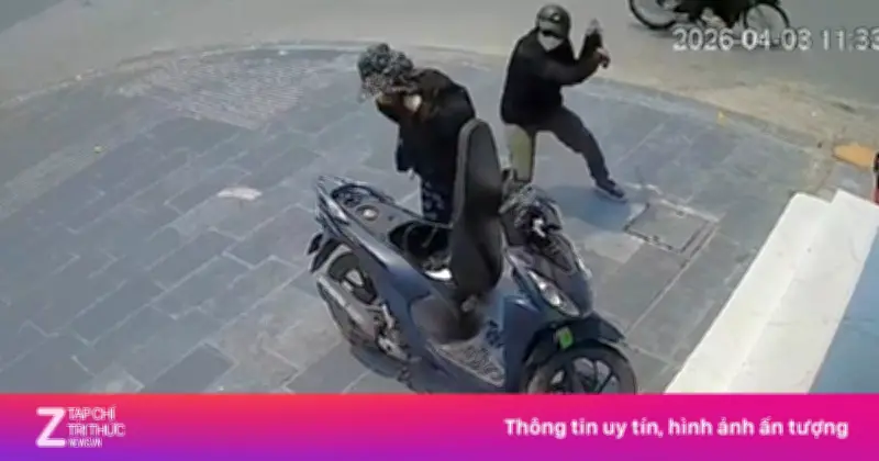 Kẻ bịt mặt dùng hung khí tấn công phụ nữ ở Nghệ An giữa ban ngày