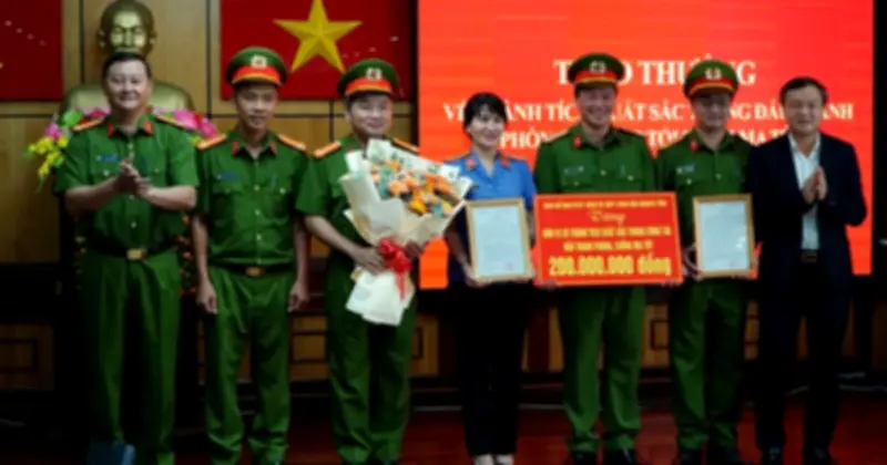 Đắk Lắk khen thưởng đột xuất lực lượng triệt phá đường dây ma túy từ Lào