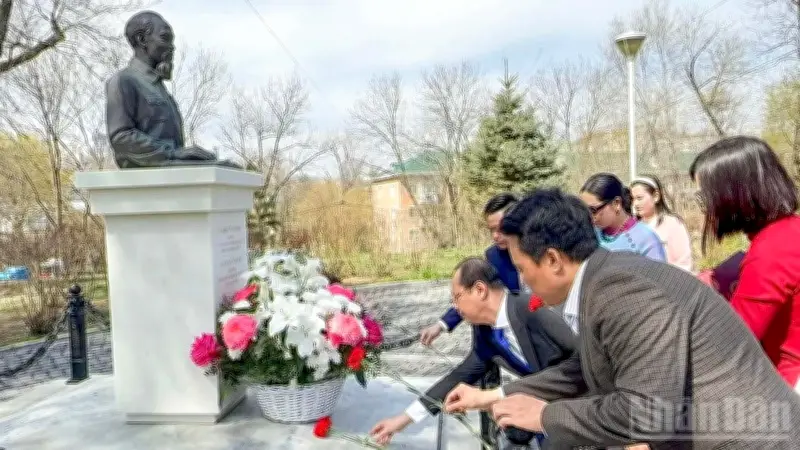 Kỷ niệm 51 năm thống nhất đất nước tại Vladivostok: Tình hữu nghị Việt-Nga thêm bền chặt