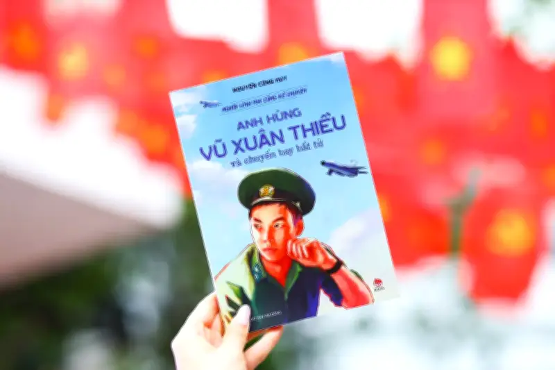 Kỷ niệm ngày thống nhất: Độc bộ sách về những người lính phi công quả cảm
