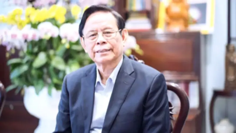 Kỹ sư nông nghiệp tặng quà xuân đặc biệt cho nhà báo Hồng Vinh tại họp mặt đầu năm