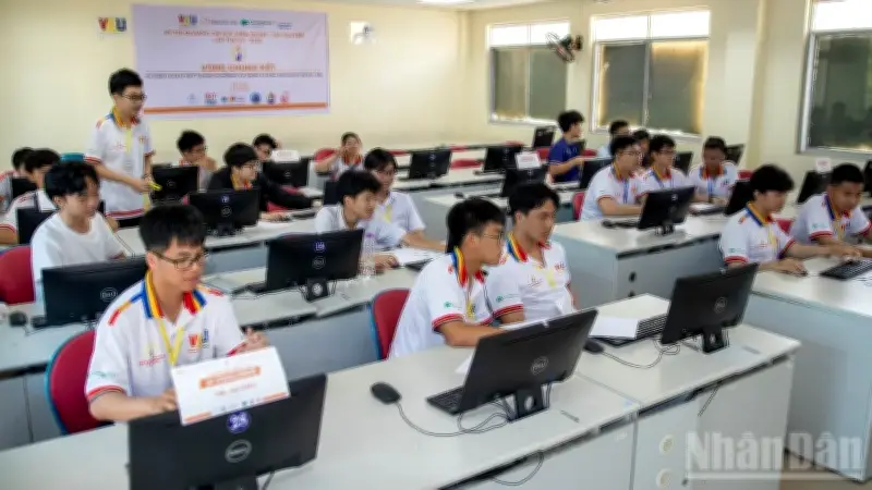 Kỳ Thi Olympic Tin Học Miền Trung-Tây Nguyên Lần VII: Sân Chơi Trí Tuệ Thu Hút Hàng Ngàn Thí Sinh