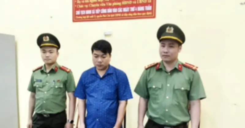 Khởi tố đối tượng làm giả bằng đại học, lừa đảo hơn 300 triệu đồng
