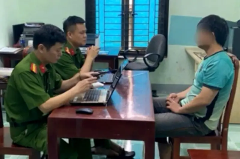 Khởi tố nam thanh niên giao cấu với bé gái mới quen biết qua Facebook